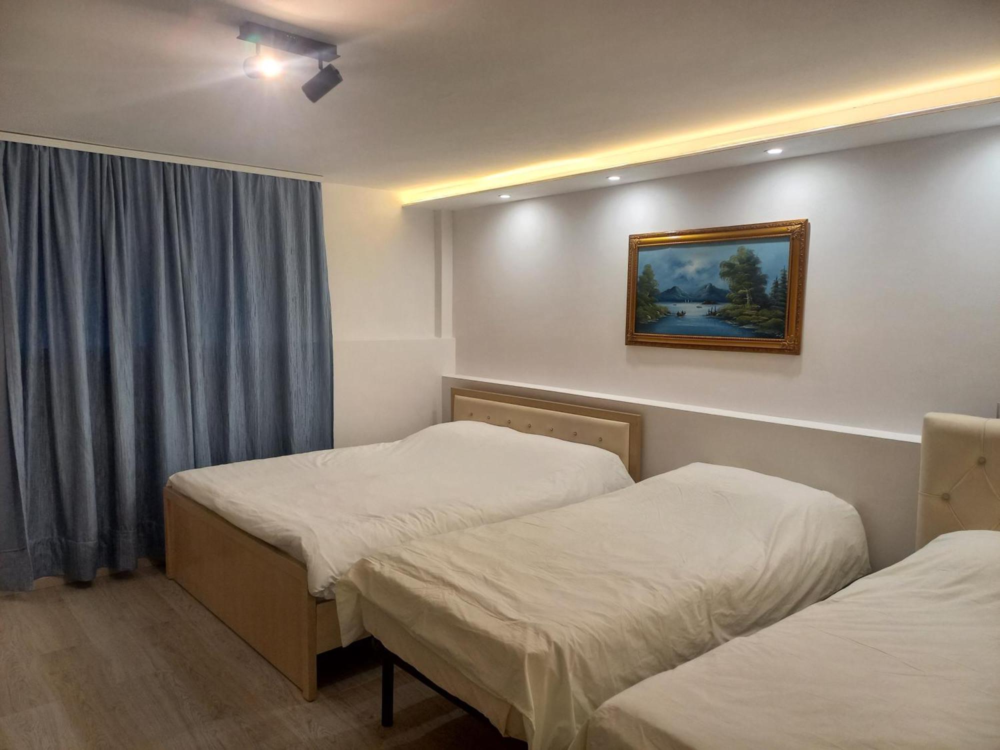 טיראנה Flowers Guesthouse מראה חיצוני תמונה