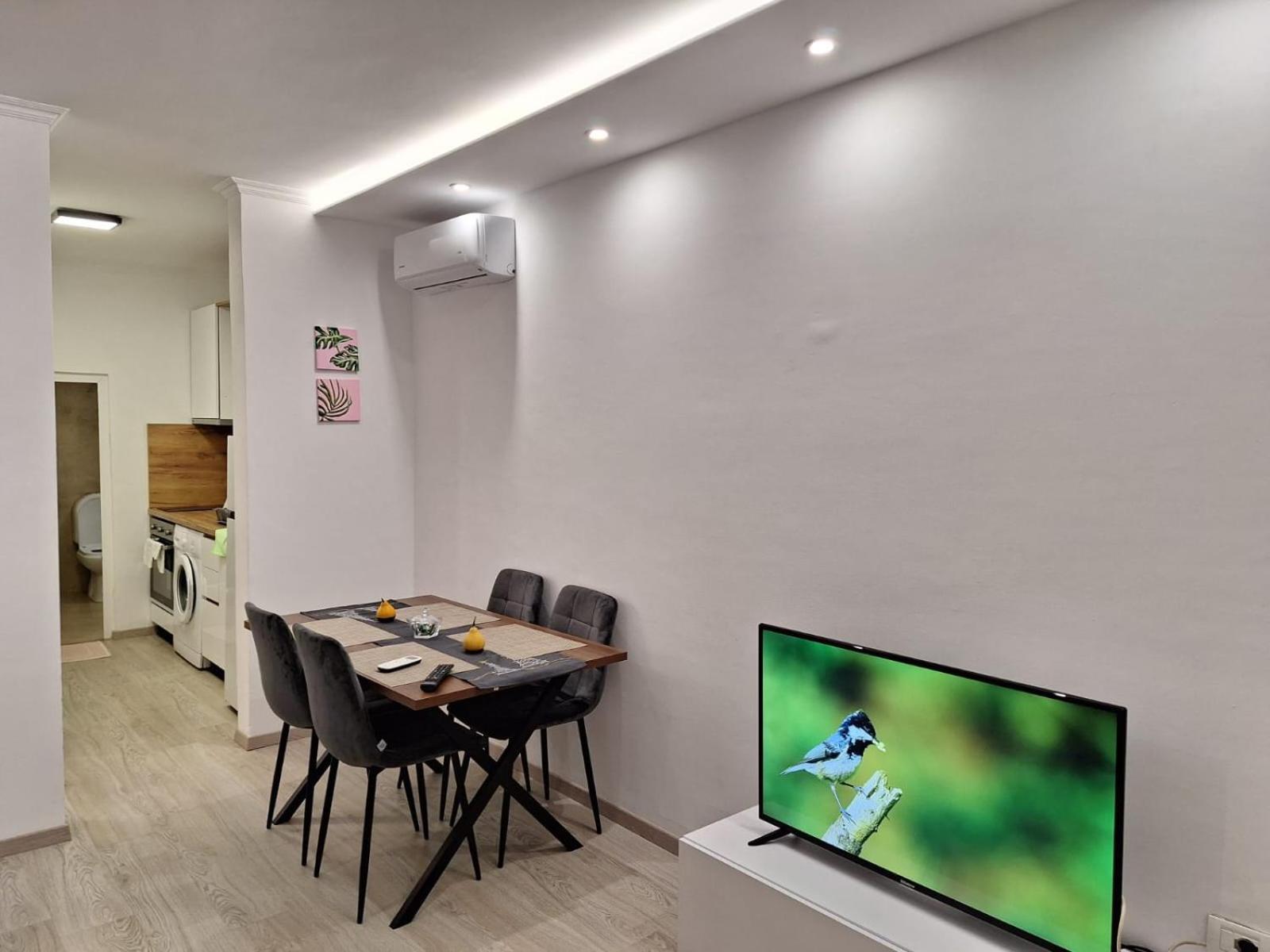 טיראנה Flowers Guesthouse מראה חיצוני תמונה