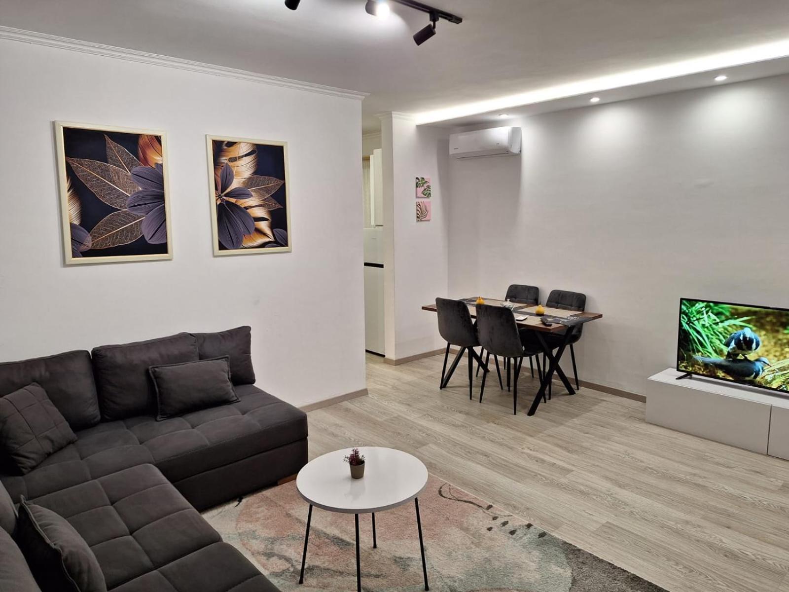 טיראנה Flowers Guesthouse מראה חיצוני תמונה