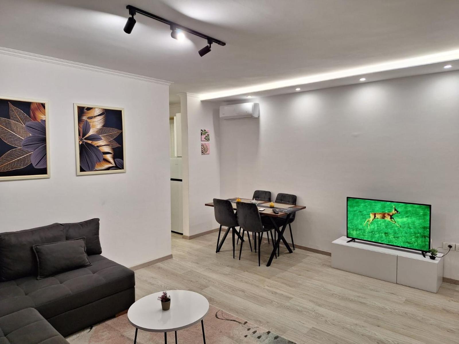 טיראנה Flowers Guesthouse מראה חיצוני תמונה