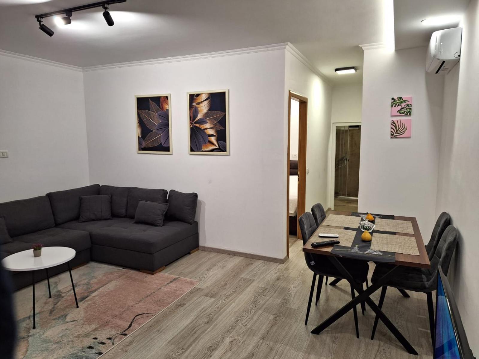 טיראנה Flowers Guesthouse מראה חיצוני תמונה