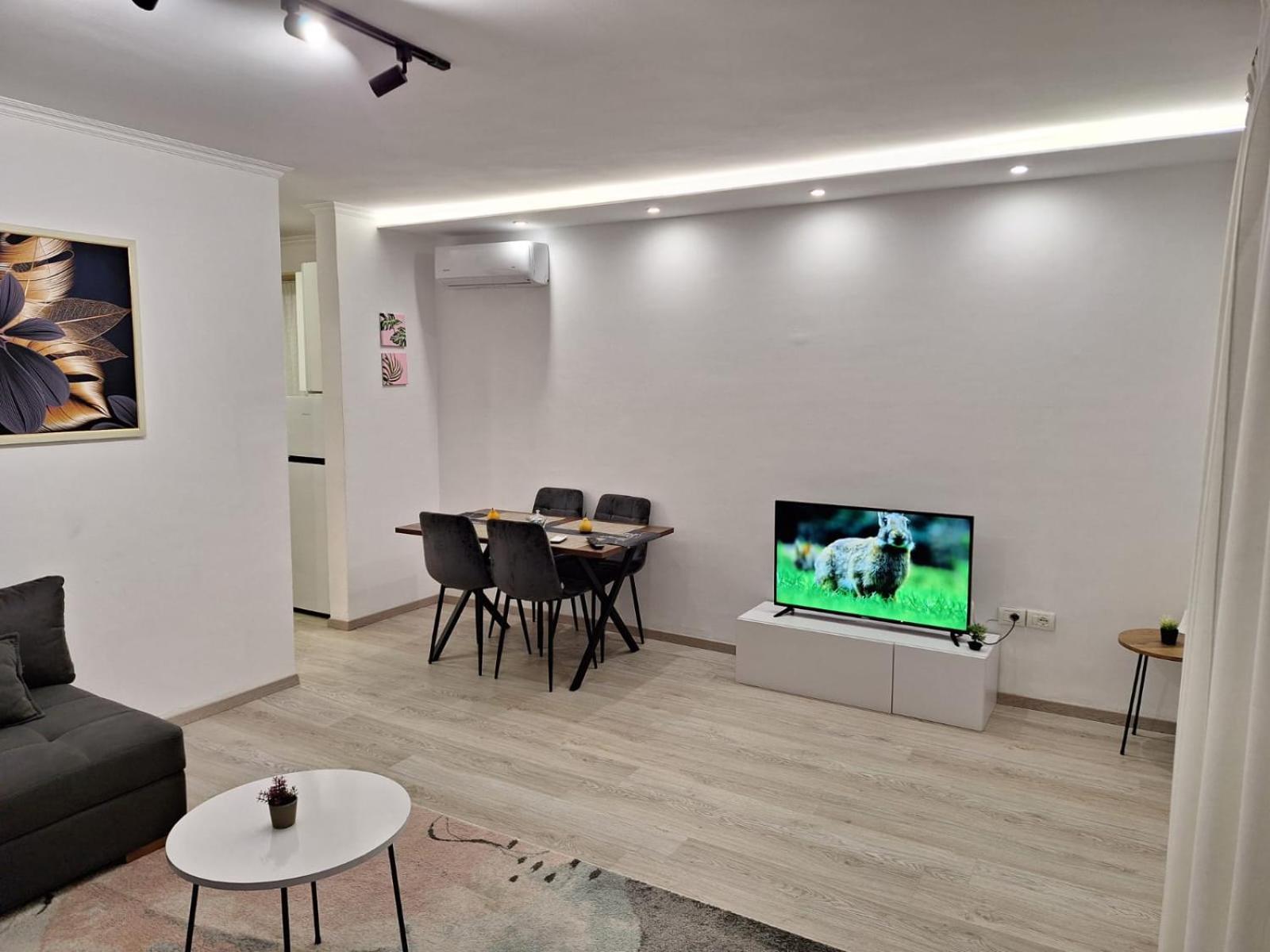 טיראנה Flowers Guesthouse מראה חיצוני תמונה