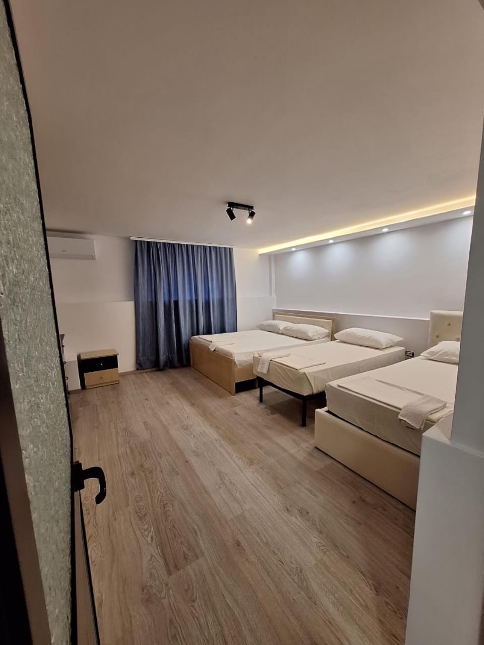 טיראנה Flowers Guesthouse מראה חיצוני תמונה